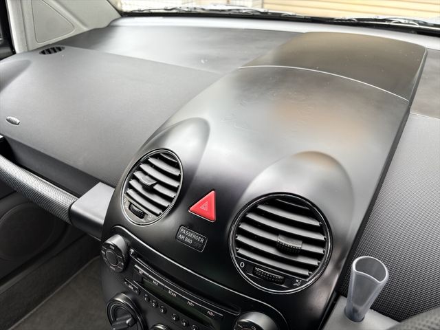 VOLKSWAGEN BEETLE