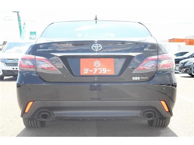 CROWN sedan hybrid 4WD