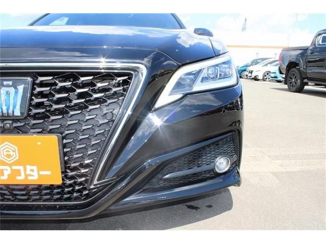 CROWN sedan hybrid 4WD