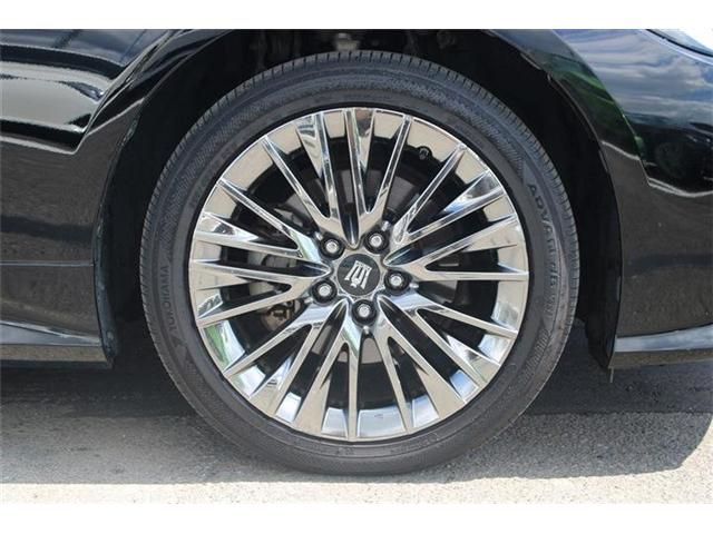 CROWN sedan hybrid 4WD