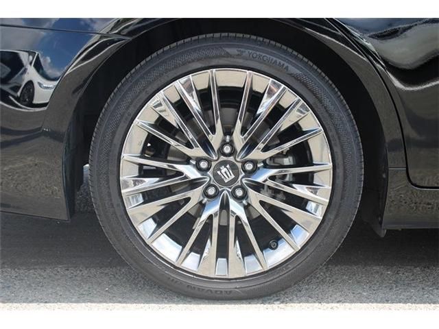CROWN sedan hybrid 4WD