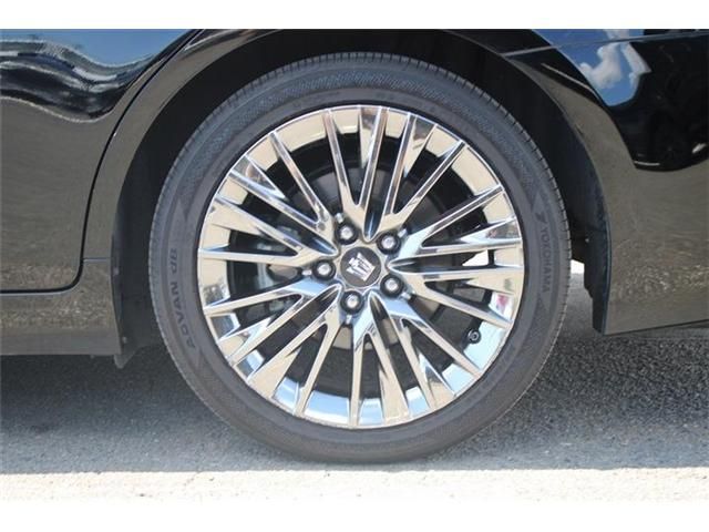 CROWN sedan hybrid 4WD