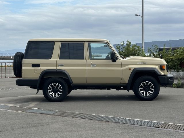 LANDCRUISER 70