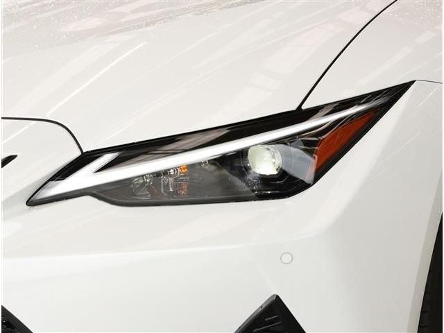 LEXUS IS300h