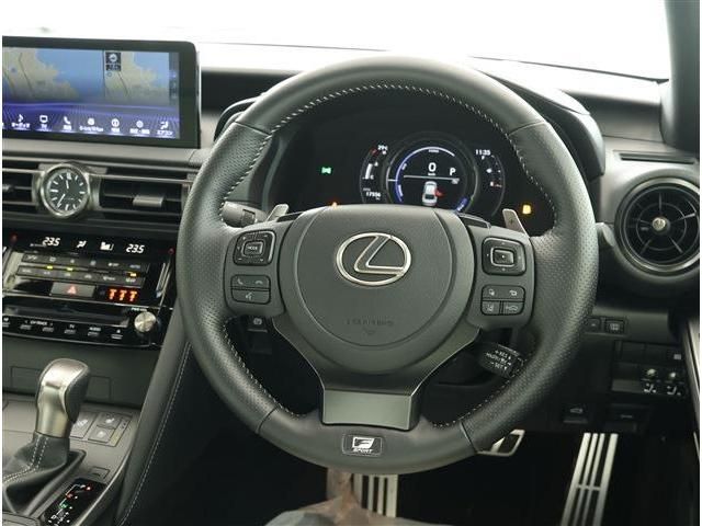 LEXUS IS300h