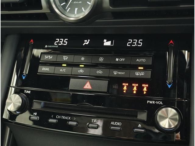 LEXUS IS300h