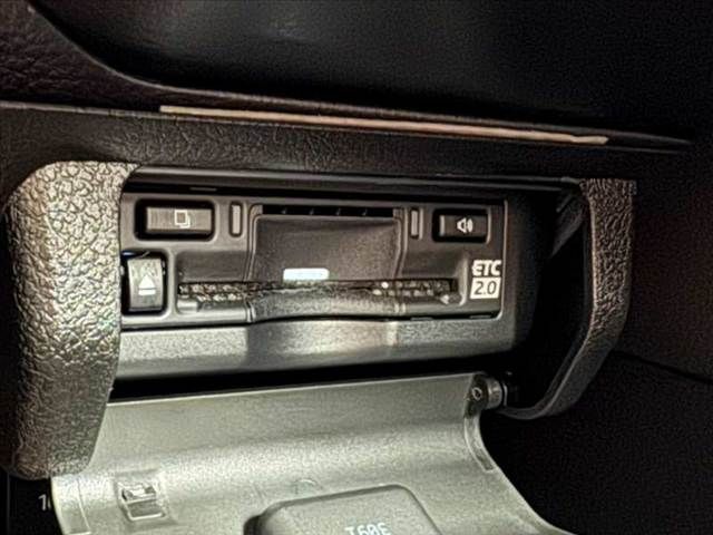 PRIUS 4WD