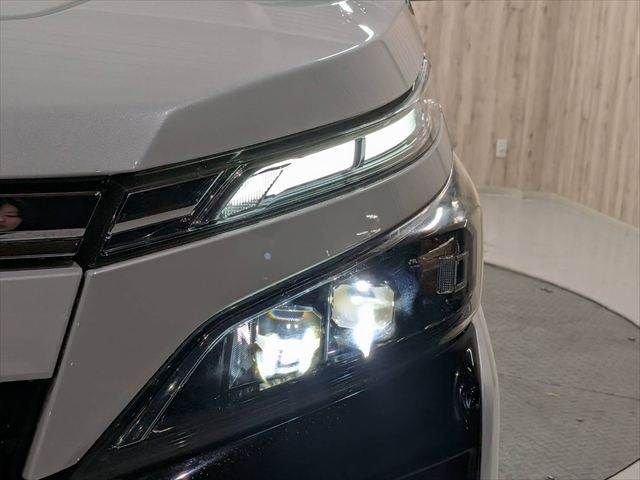 VOXY HYBRID
