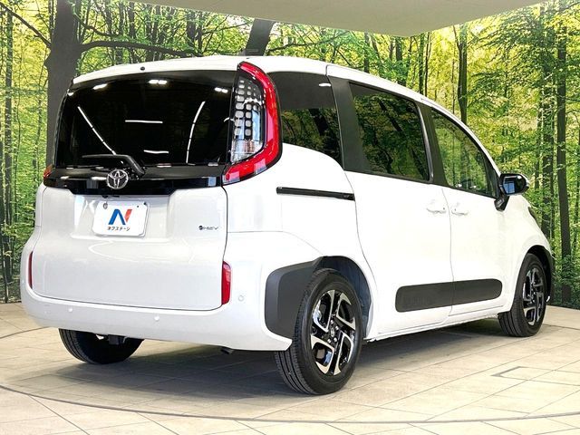 SIENTA HYBRID