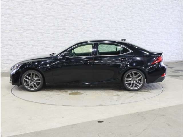 LEXUS IS200t