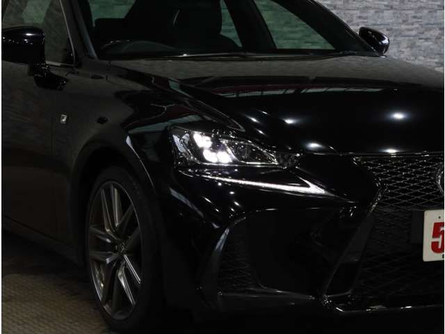 LEXUS IS200t