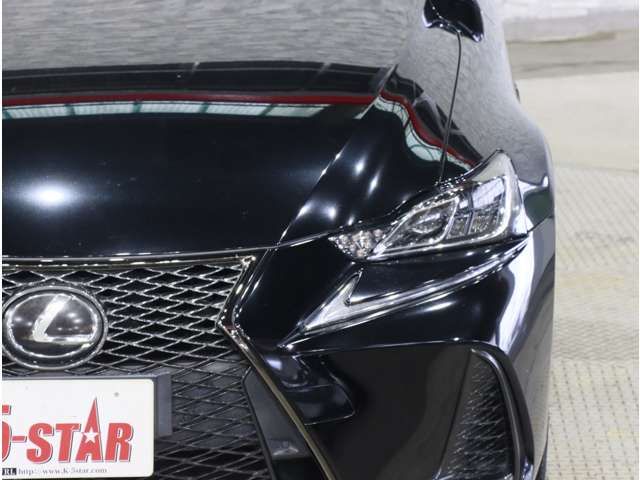 LEXUS IS200t