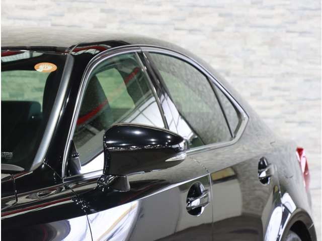LEXUS IS200t