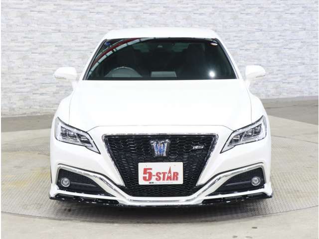 CROWN sedan hybrid