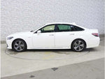 CROWN sedan hybrid
