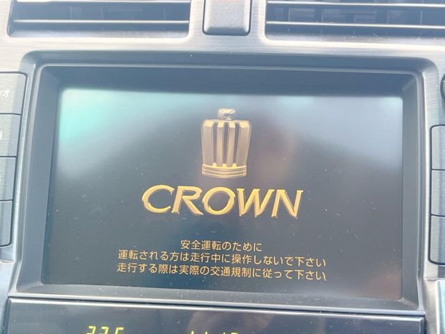 CROWN sedan hybrid
