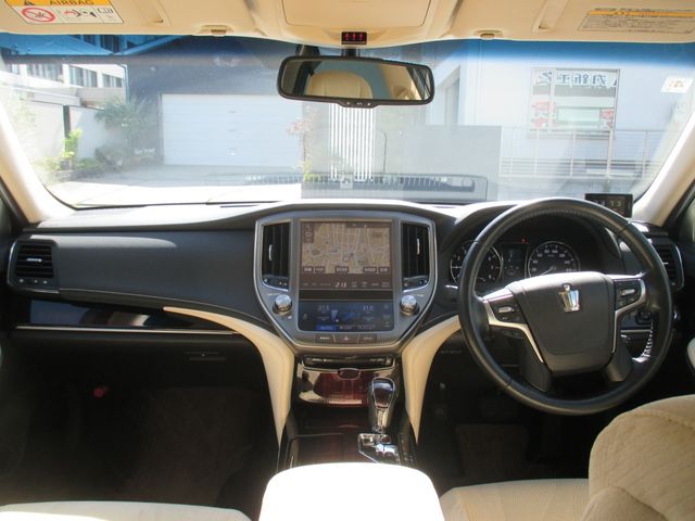 CROWN sedan 4WD