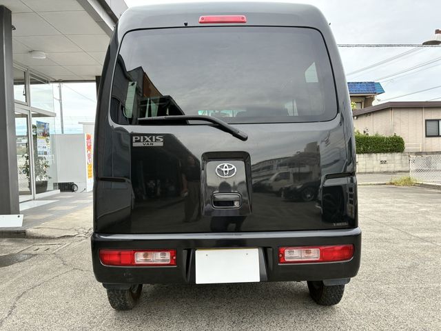 PIXIS van