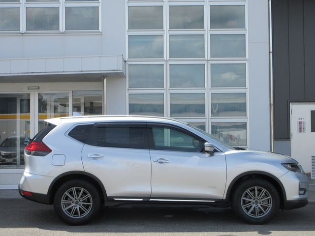 X-TRAIL HYBRID 4WD