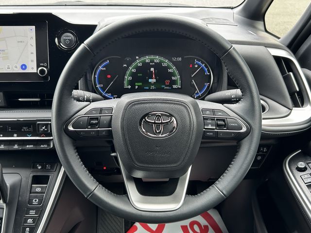 VOXY HYBRID