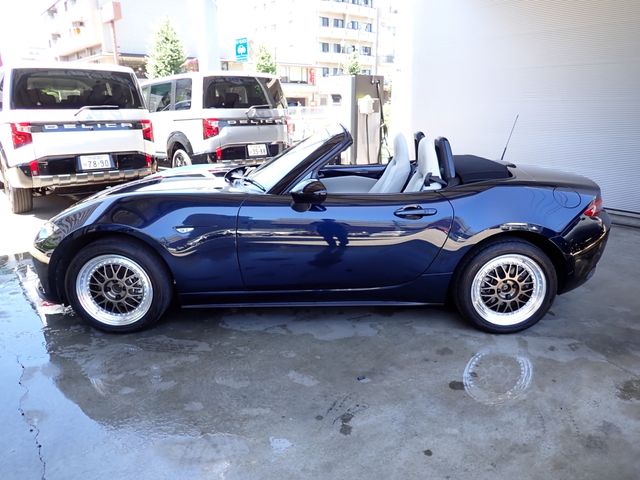 ROADSTER