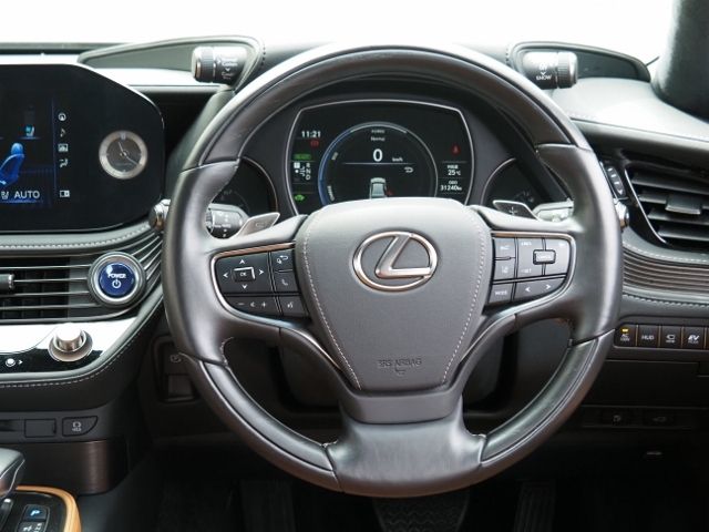 LEXUS LS500h 4WD