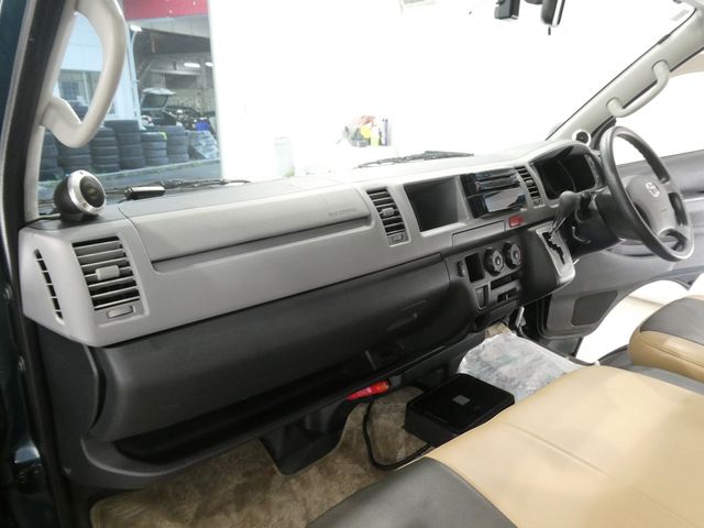 HIACE van 2WD