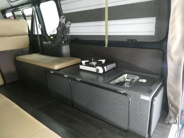 HIACE van 2WD