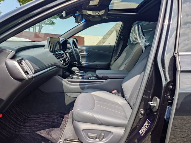 CROWN sedan hybrid