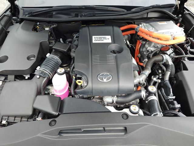 CROWN sedan hybrid