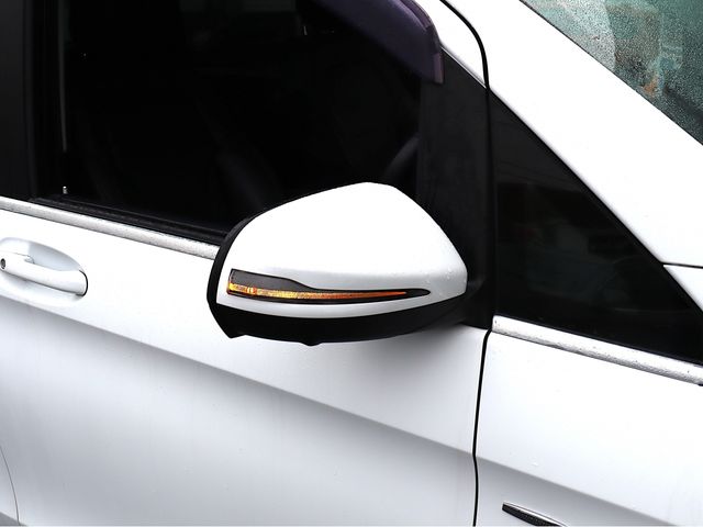 MERCEDES BENZ V class