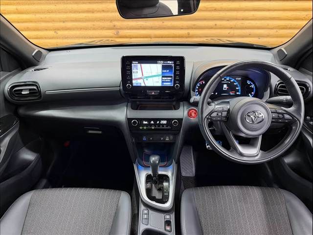 YARIS CROSS