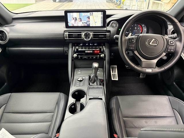 LEXUS IS300
