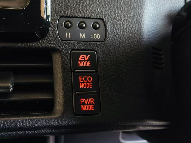 VOXY HYBRID