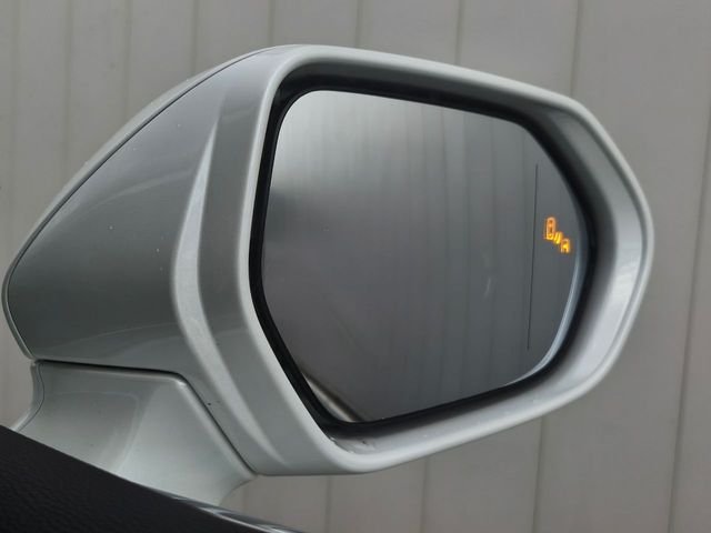 CROWN sedan hybrid