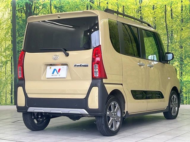 TANTO FAN CROSS 4WD