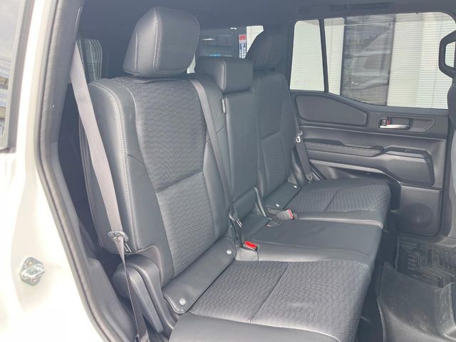 LANDCRUISER 250