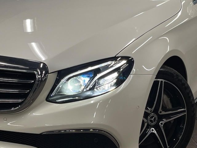 MERCEDES BENZ E class sedan
