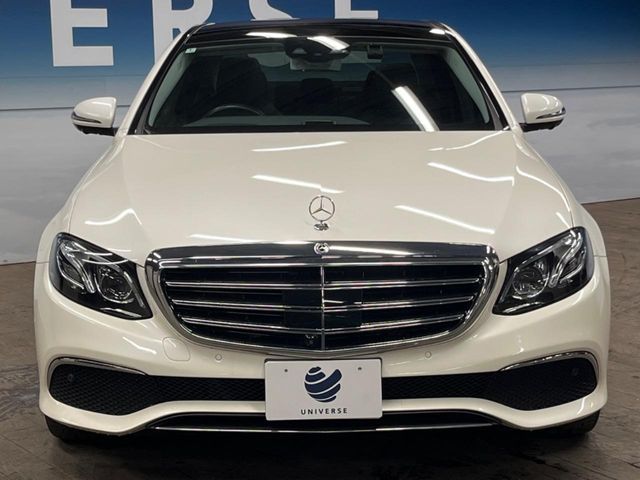 MERCEDES BENZ E class sedan