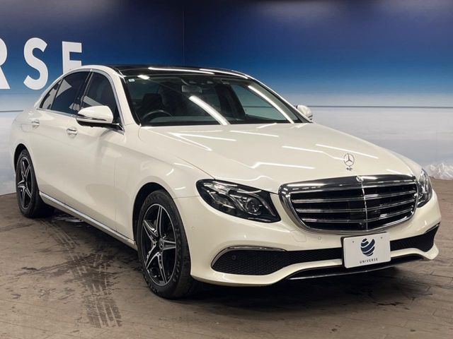 MERCEDES BENZ E class sedan