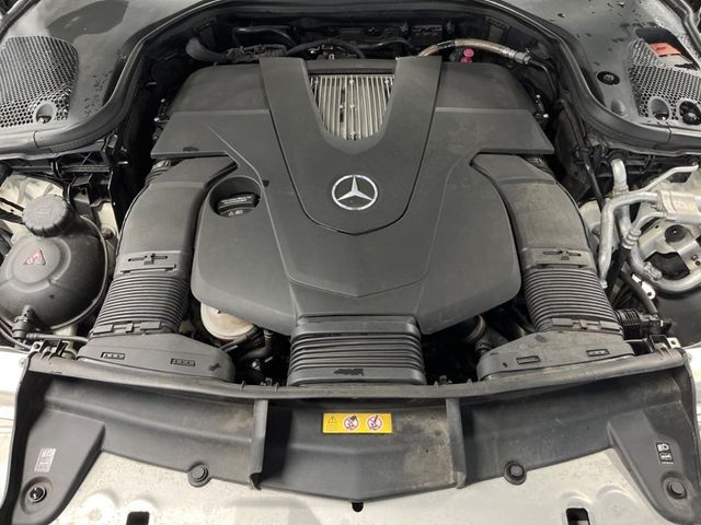 MERCEDES BENZ E class sedan