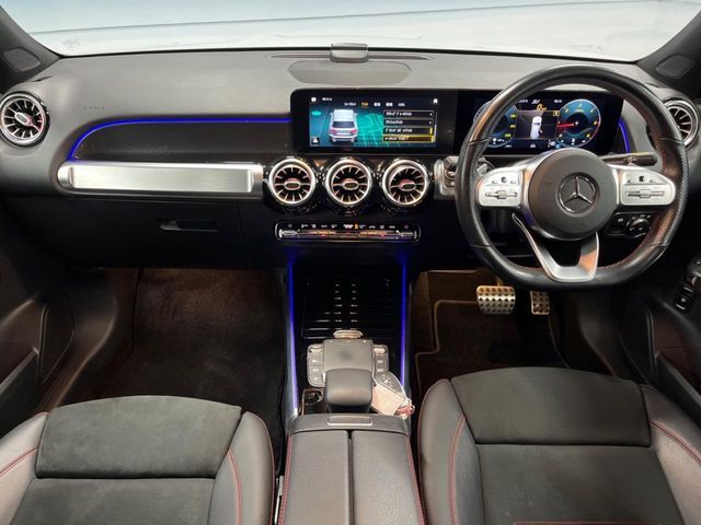 MERCEDES BENZ GLB