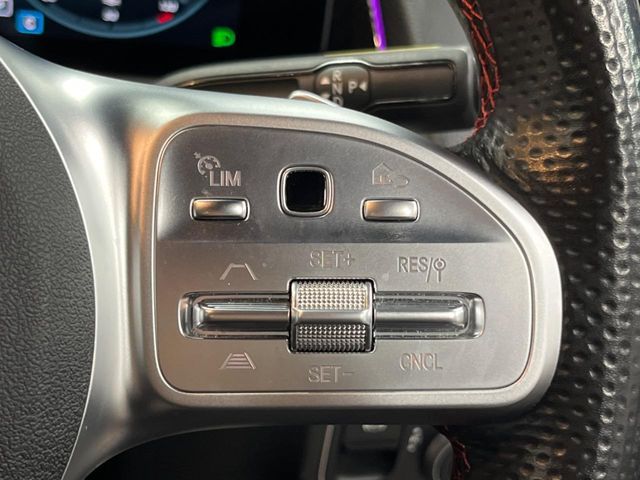 MERCEDES BENZ GLB