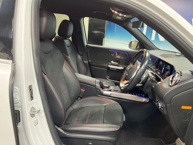MERCEDES BENZ GLB