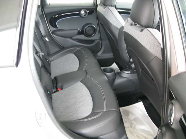 MINI COOPER D 5DOOR