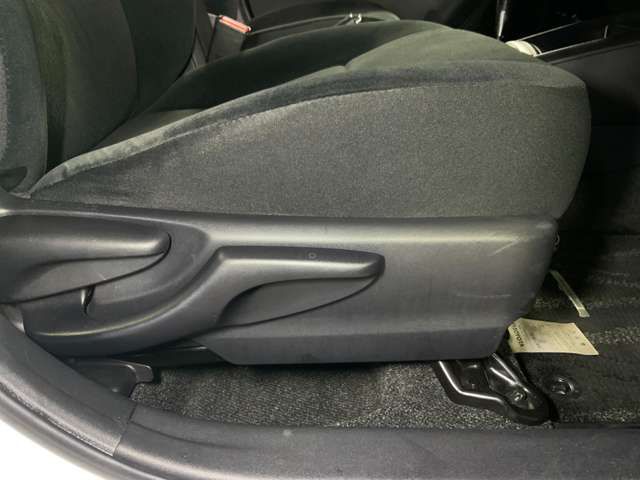 COROLLA AXIO HYBRID