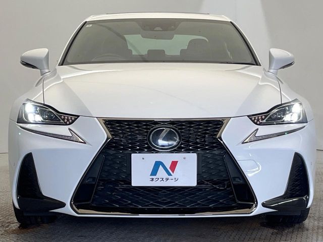 LEXUS IS300h