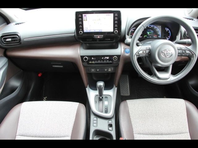 YARIS CROSS HYBRID