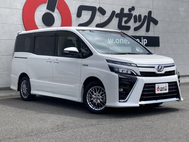 VOXY HYBRID