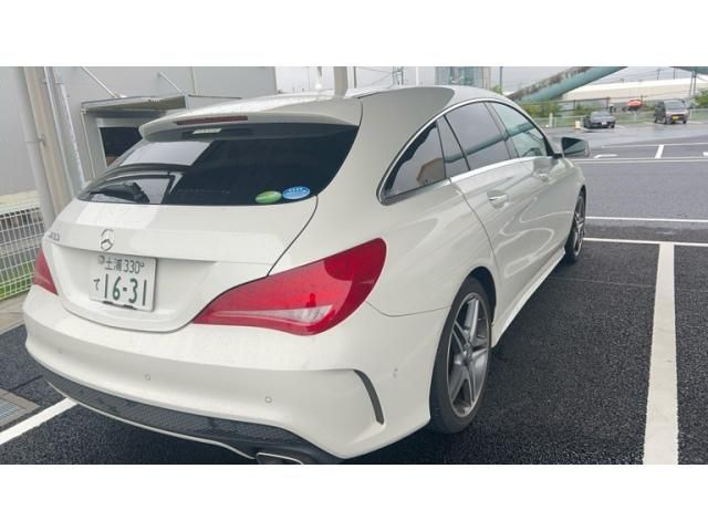 MERCEDES BENZ CLA Shooting Brake